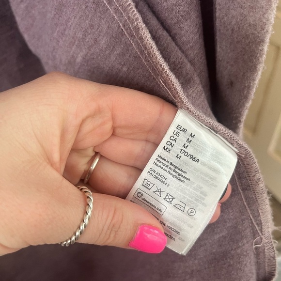 Women’s H&M Shirt Jacket in Jersey. Light Purple/ Lavender. Size Medium - Picture 3 of 8
